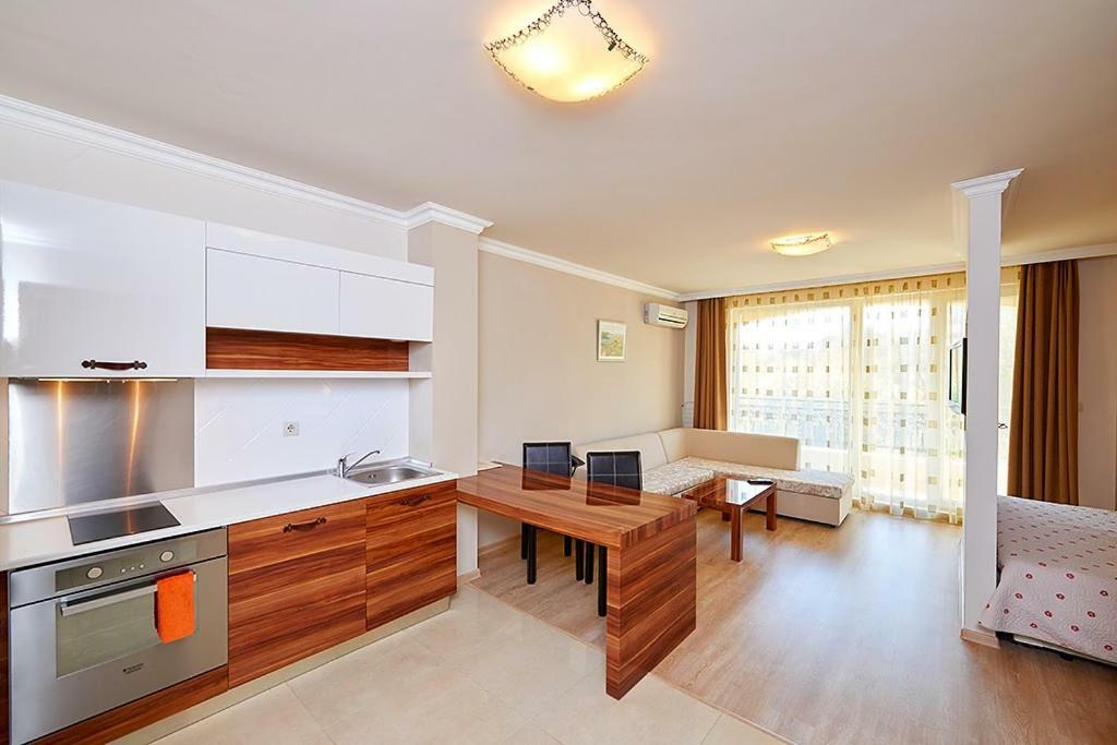 Penelopa Palace Apart Hotel&SPA Pomorie Exteriér fotografie