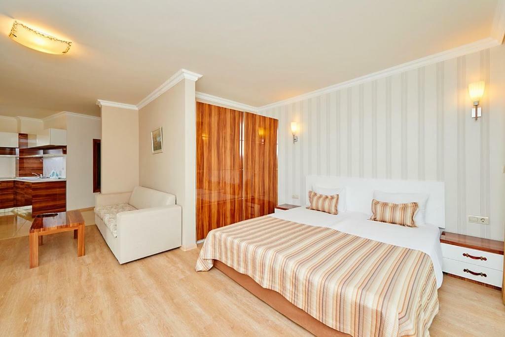 Penelopa Palace Apart Hotel&SPA Pomorie Exteriér fotografie
