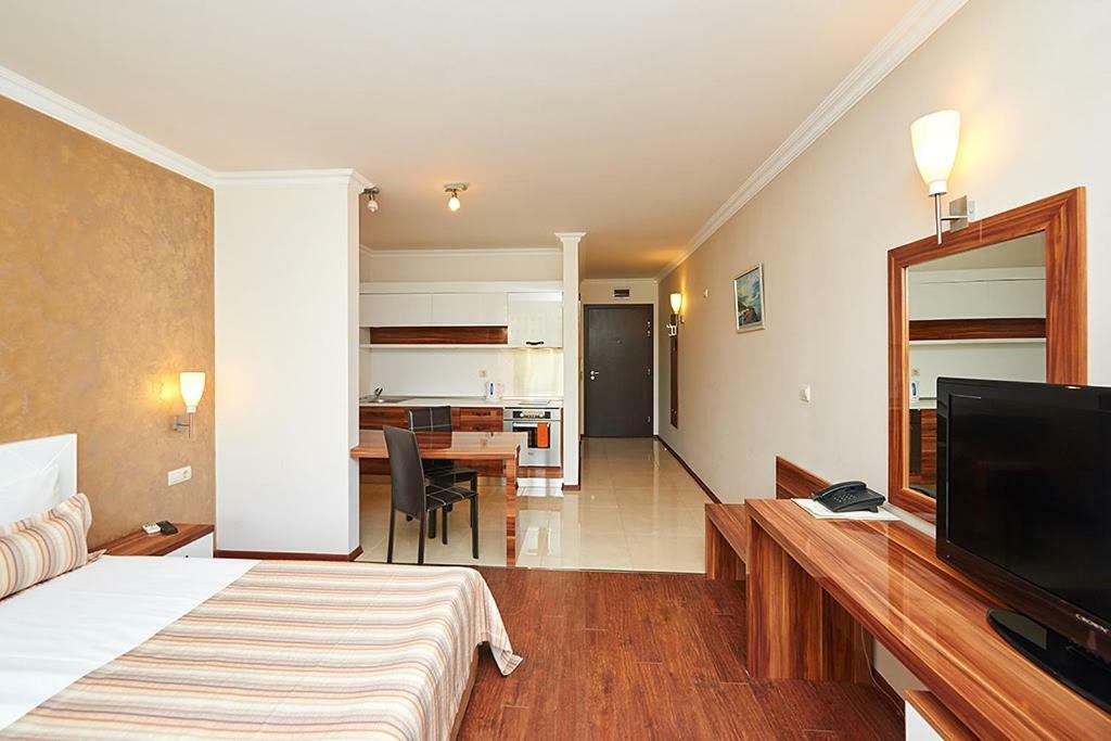 Penelopa Palace Apart Hotel&SPA Pomorie Exteriér fotografie
