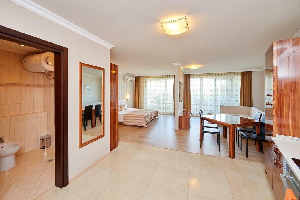 Penelopa Palace Apart Hotel&SPA Pomorie Exteriér fotografie