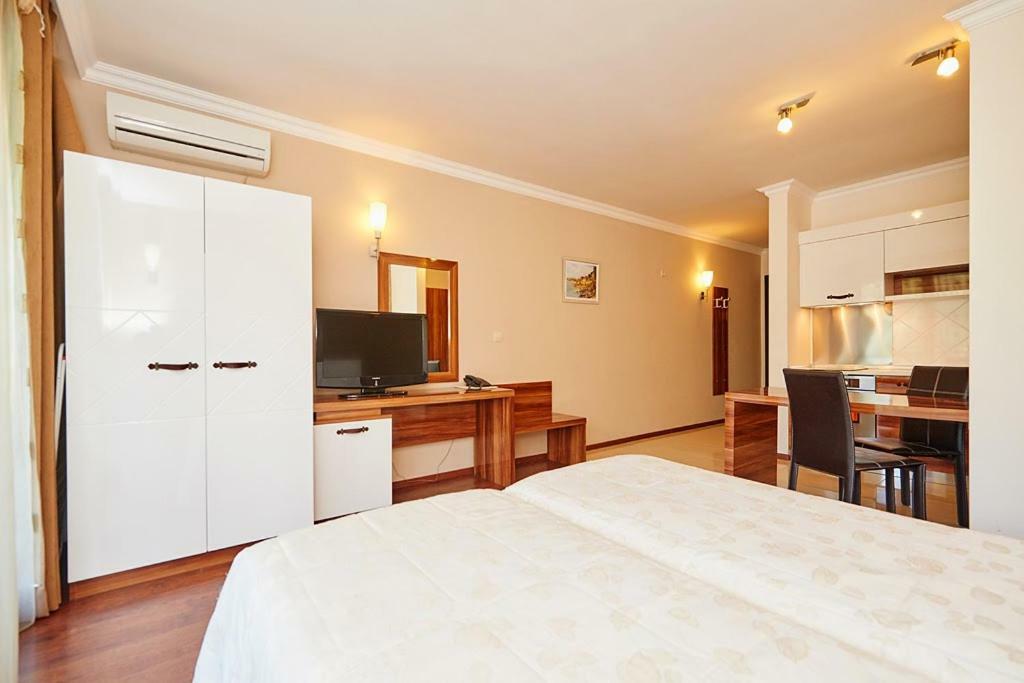 Penelopa Palace Apart Hotel&SPA Pomorie Exteriér fotografie